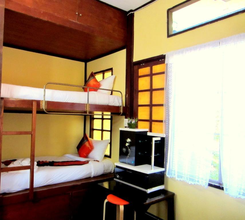Golden Teak Homestay Mae Rim Exterior foto