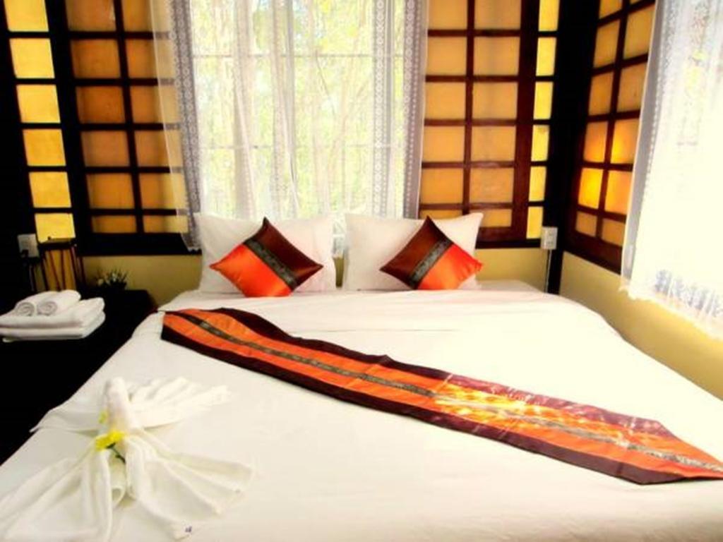 Golden Teak Homestay Mae Rim Exterior foto
