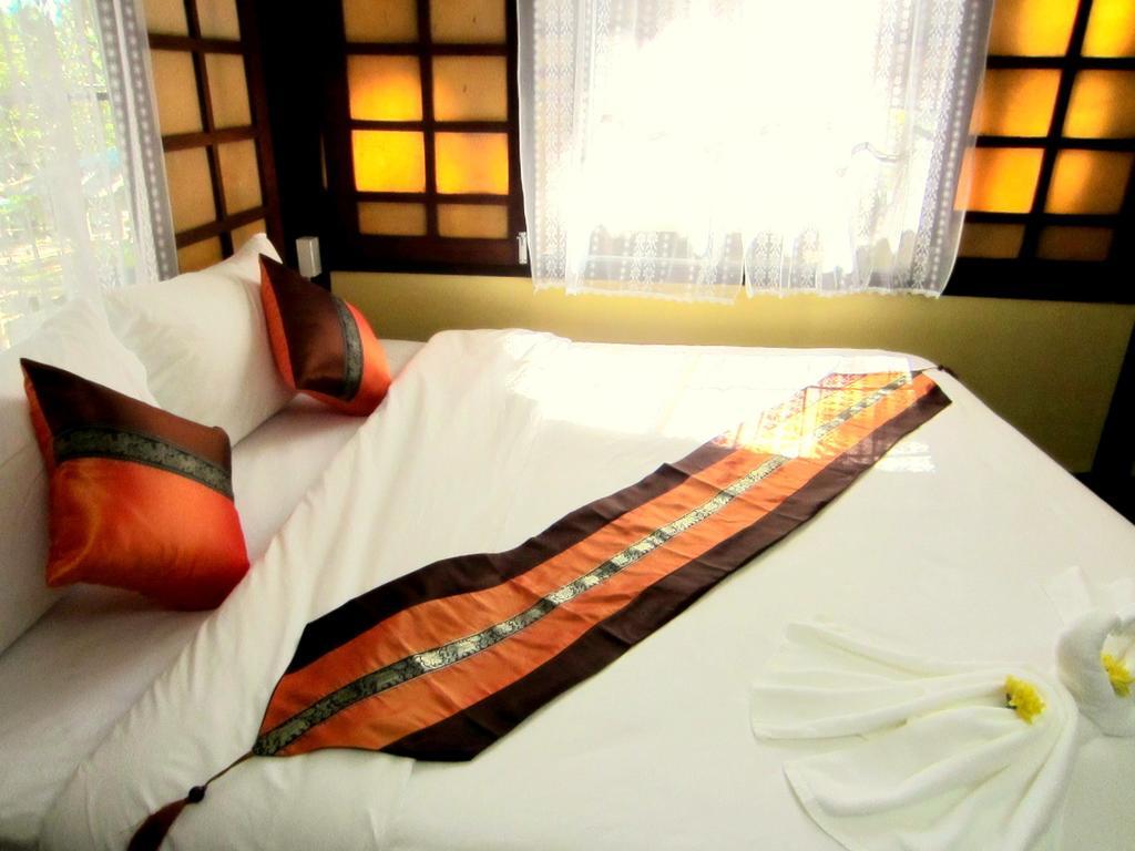 Golden Teak Homestay Mae Rim Exterior foto