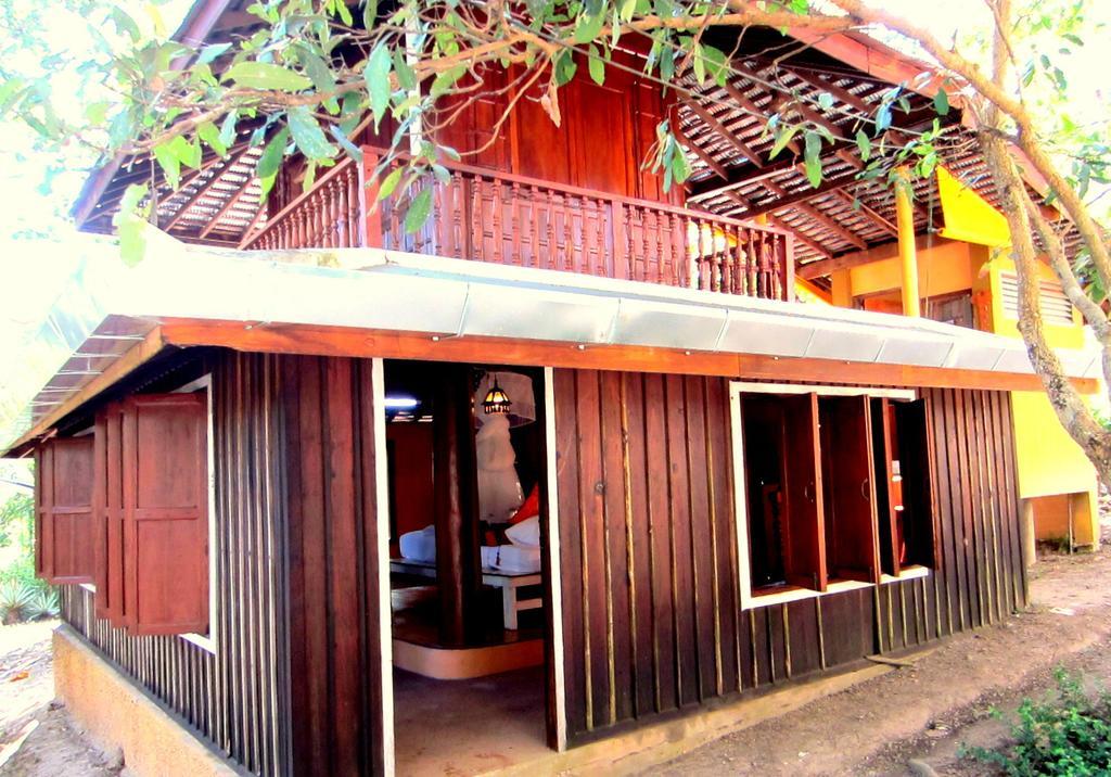 Golden Teak Homestay Mae Rim Exterior foto