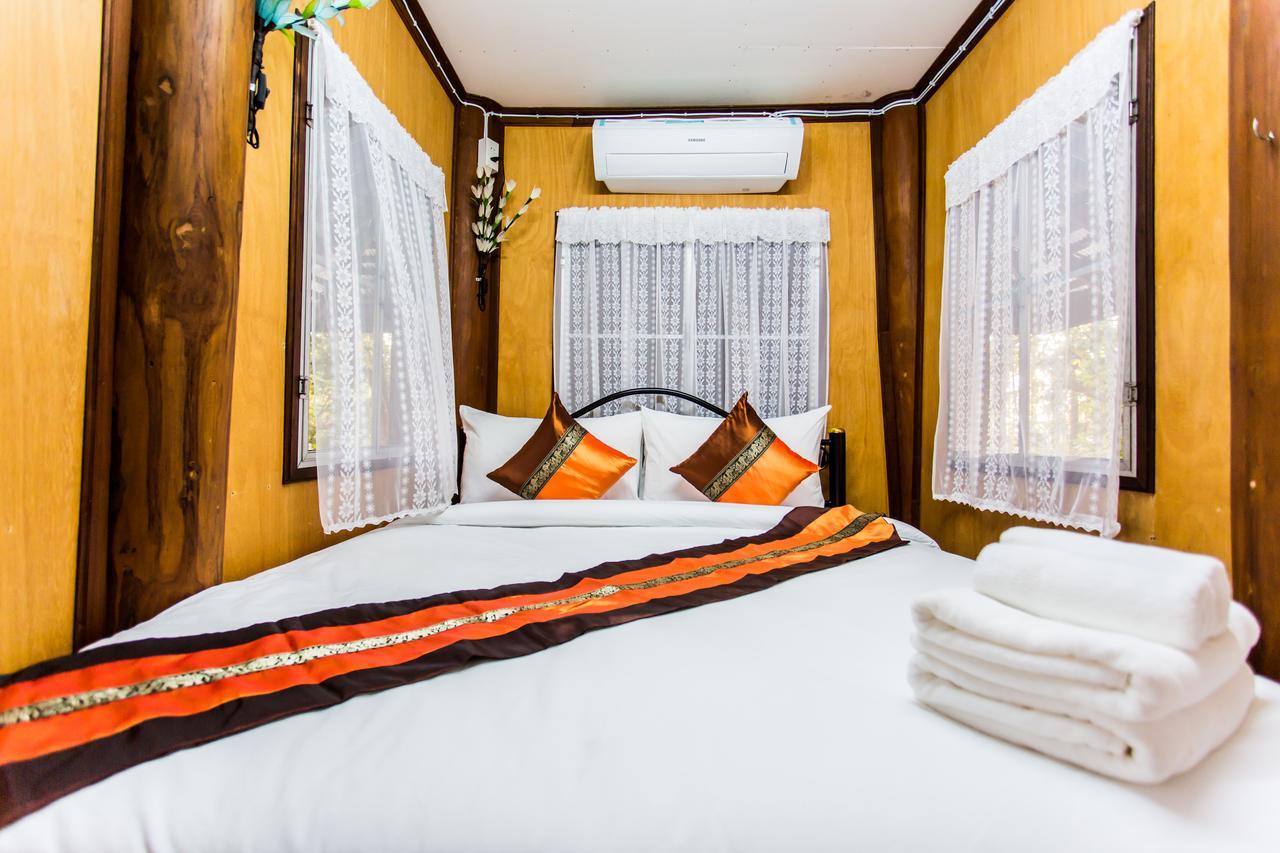Golden Teak Homestay Mae Rim Exterior foto